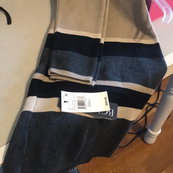 Beautiful sweater - Picture 7 of 7